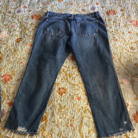 Free People Skinny ankle jeans frayed bottoms, super cute on! - Picture 3 of 3